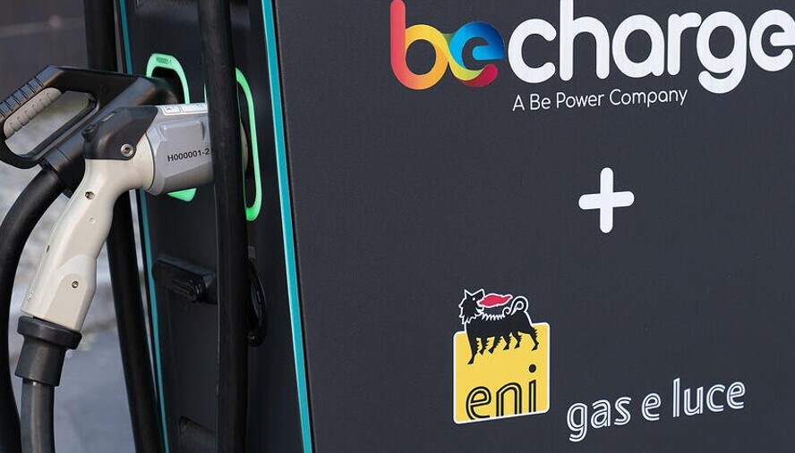 Eni acquisisce Be Charge: oltre 5mila colonnine per le ricariche auto in tutta Italia
