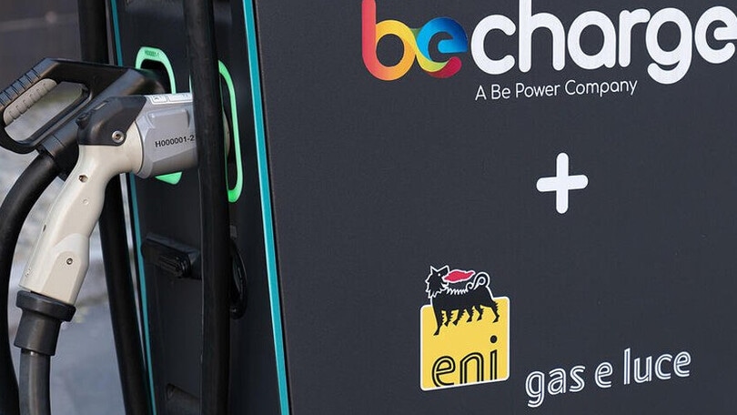 Eni acquisisce Be Charge: oltre 5mila colonnine per le ricariche auto in tutta Italia