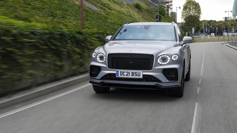Bentley Bentayga Hybrid 2021, la prova