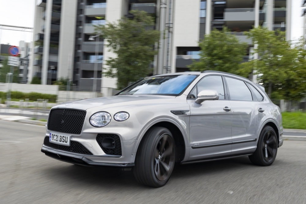 Bentley Bentayga Hybrid 2021, la prova su strada
