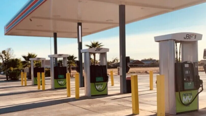 Dal benzinaio senza mascherina, cacciato: torna indietro e lo uccide