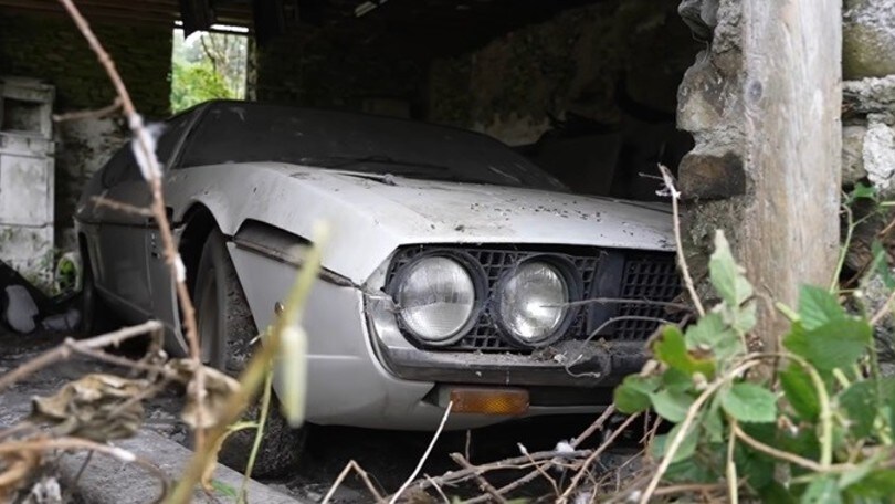 Lamborghini Espada nascosta in una fattoria: che scoperta sensazionale in Inghilterra