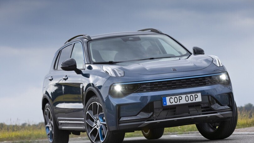 Lynk & Co 01, la prova del Suv plug-in hybrid