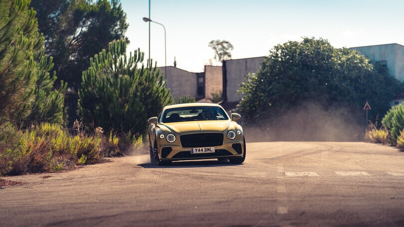 Bentley, in "Continental Drift" la GT Speed va in derapata
