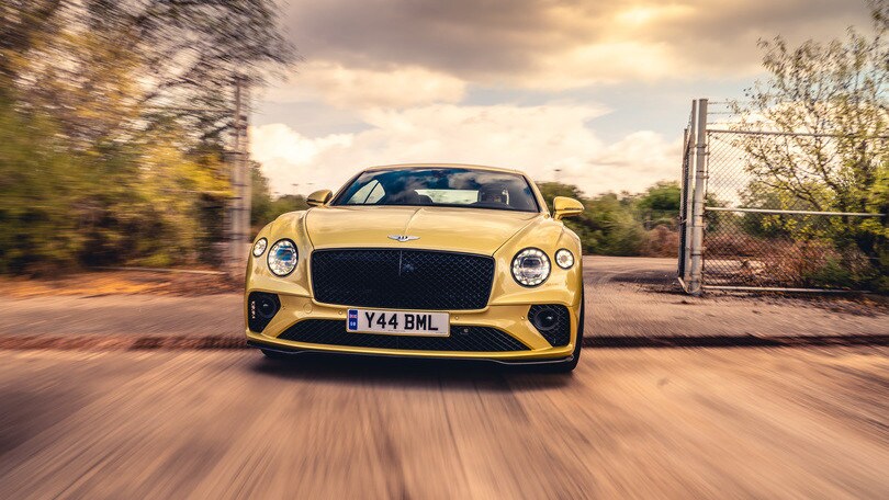 Bentley Continental GT Speed, drift da film in Sicilia