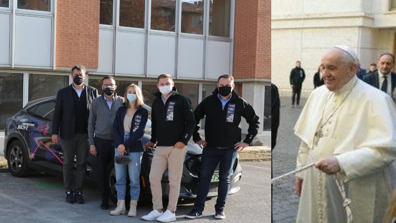 Ford Mustang Mach-E, benedetta dal Papa quella degli eco attivisti