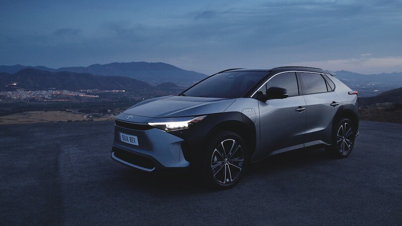 Toyota bZ4X, il Suv elettrico a batterie