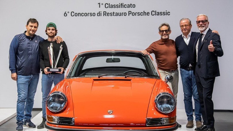 Porsche 911, quella appartenuta ad Agostini premiata a Padova