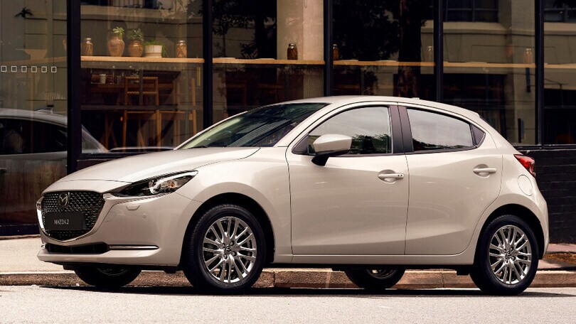 Mazda2, la piccola giapponese si rinnova e diventa più efficiente
