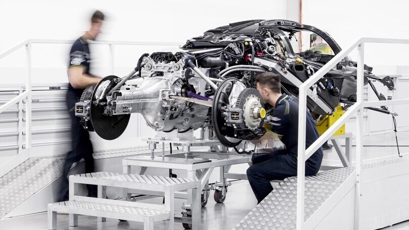 Aston Martin Valkyrie in produzione