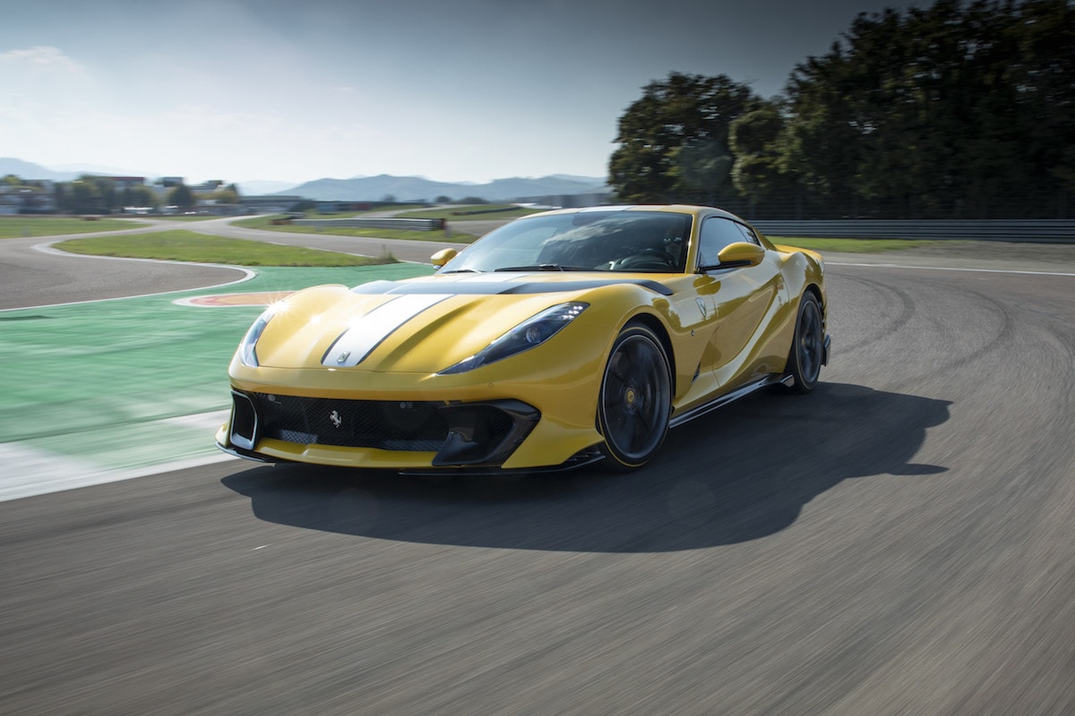Ferrari 812 Competizione, prova del V12 esagerato
