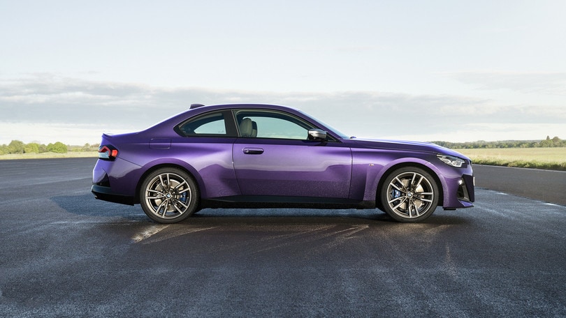 BMW M240i xDrive, la nuova coupé sportiva è per gli appassionati