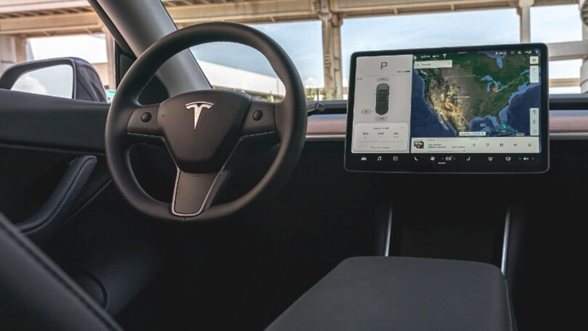 Tesla, si blocca l'app: in 500 non riescono ad aprire l'auto