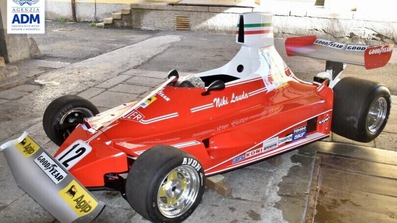 Replica Ferrari F1 di Niki Lauda fermata a Como: era contraffatta