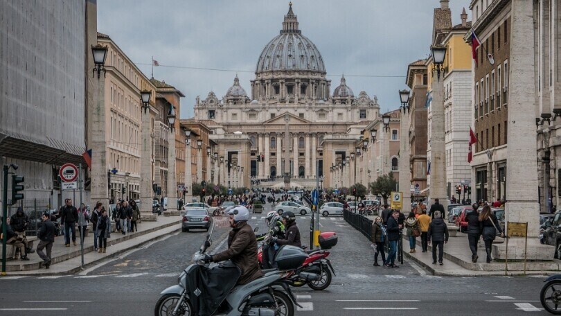 Natale 2021 in zona gialla: a rischio Lazio, Lombardia e Veneto