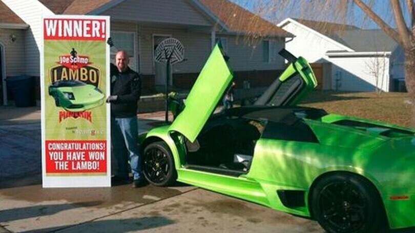 Vince una Lamborghini alla lotteria ma la distrugge dopo nemmeno 6 ore