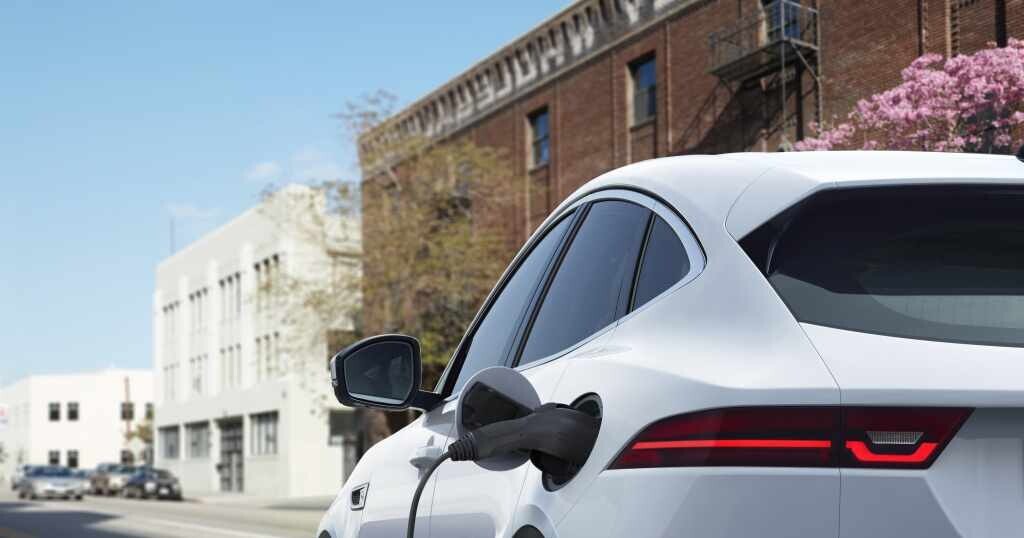Jaguar, nessun modello nuovo fino al 2025, quando la gamma sarà solo elettrica