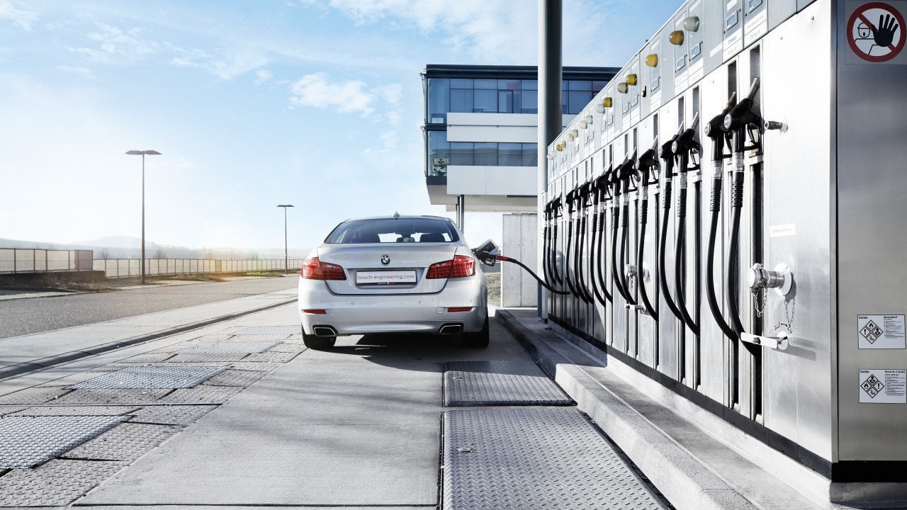 Transport&Environment lancia l'allarme: "I carburanti sintetici inquinano come i benzina"