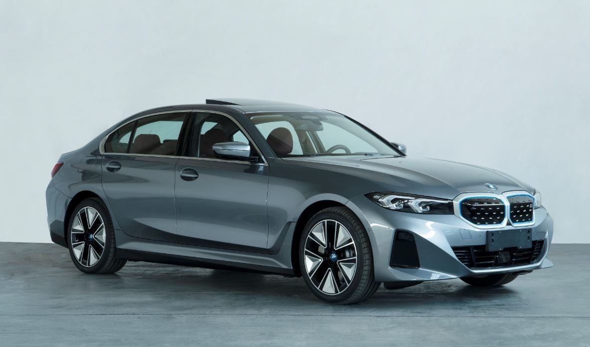 Sorpresa BMW i3, berlina elettrica per la Cina