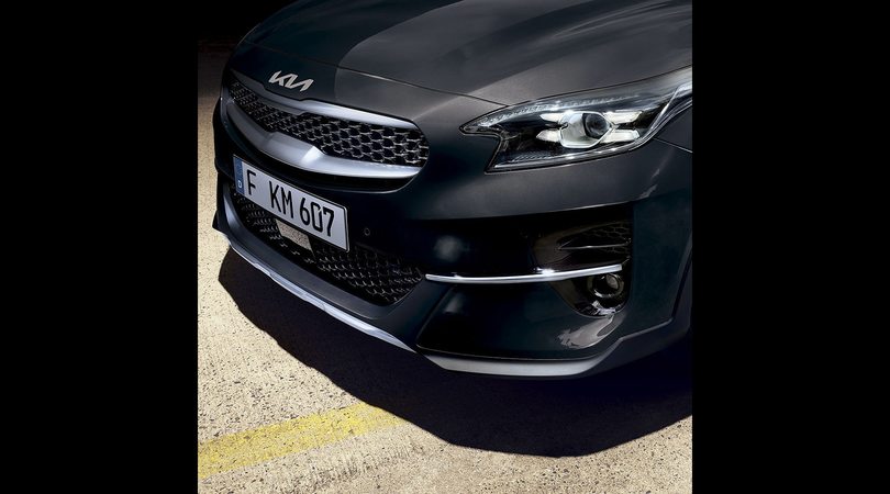 Kia XCeed si veste di nero nella Black Line Edition