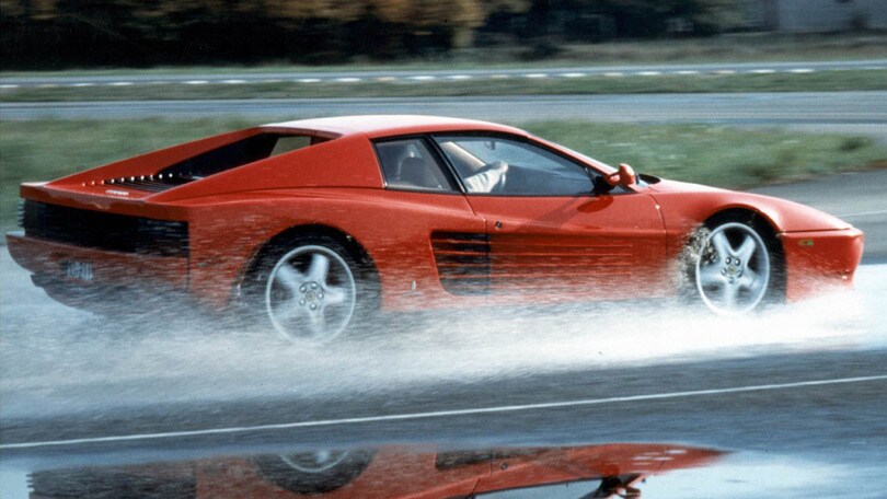 Ferrari Testarossa: forme sexy