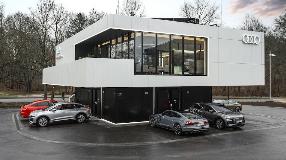 Audi Charging Hub, servizi e ricarica al cubo