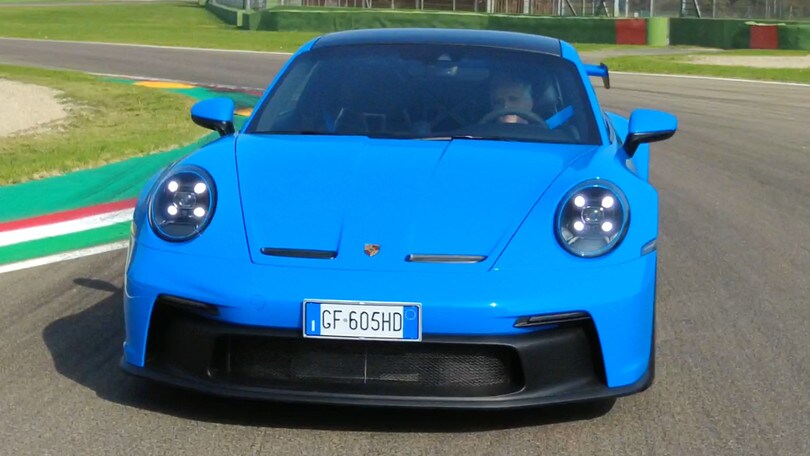 Porsche 911 GT3, il test in pista della super 911