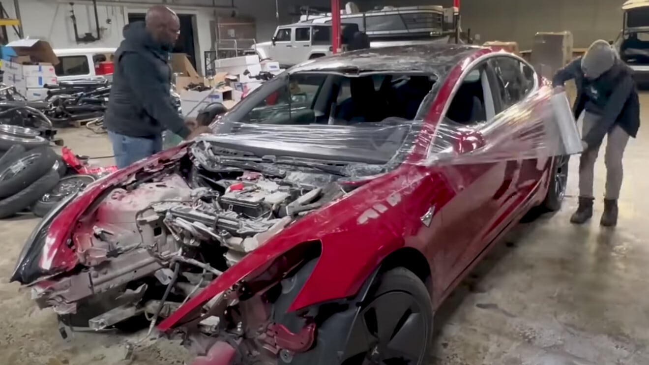 Tesla Model 3, quella di uno youtuber americano avrà un motore Diesel
