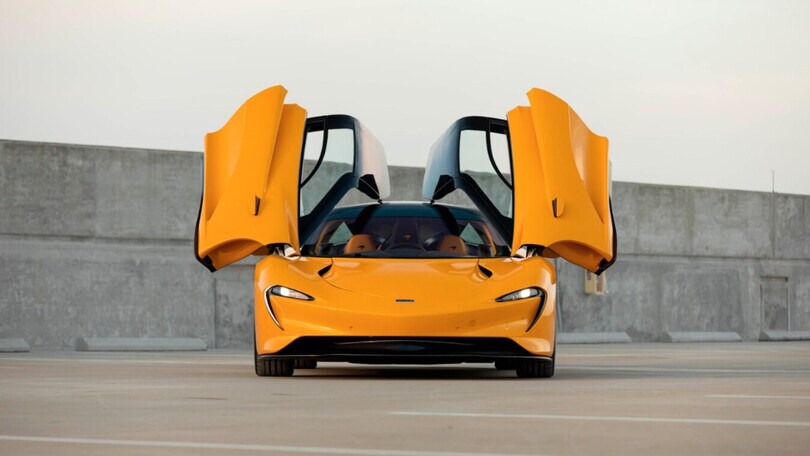 McLaren Speedtail, all'asta uno dei 106 esemplari