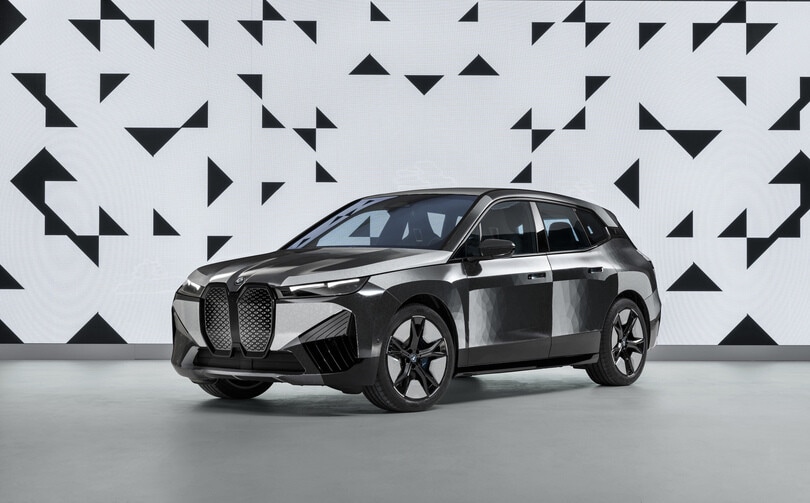 BMW iX Flow, elettrica hi-tech che cambia il colore della carrozzeria