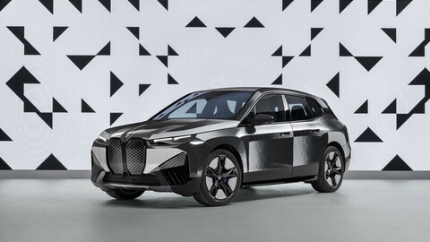 BMW iX Flow, elettrica hi-tech che cambia il colore della carrozzeria