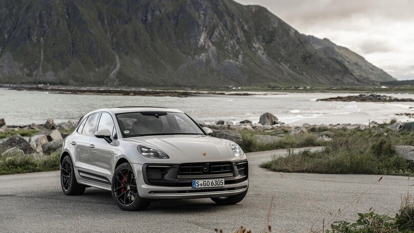 Porsche oltre le 300.000 unità nel 2021, in Europa elettriche al 40%