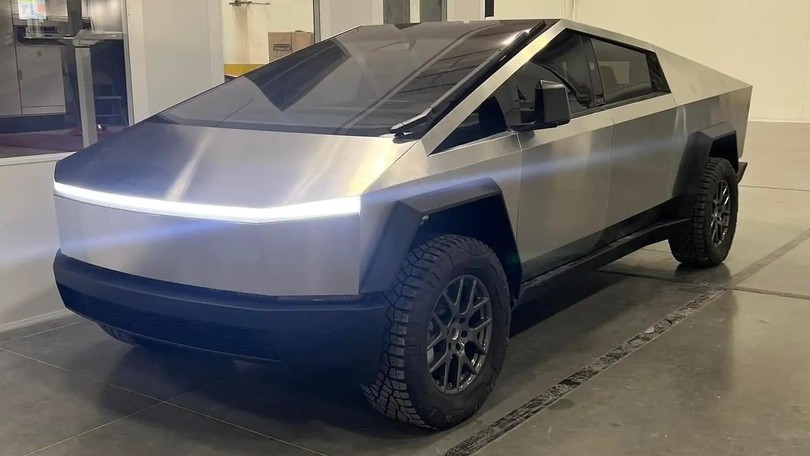 Tesla Cybertruck, sbuca un’immagine di una versione di pre-serie