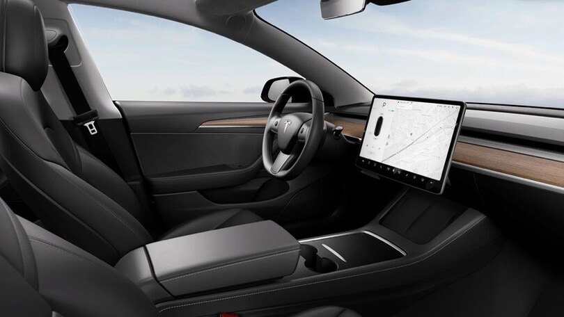 Tesla, nuovi aggiornamenti over-the-air