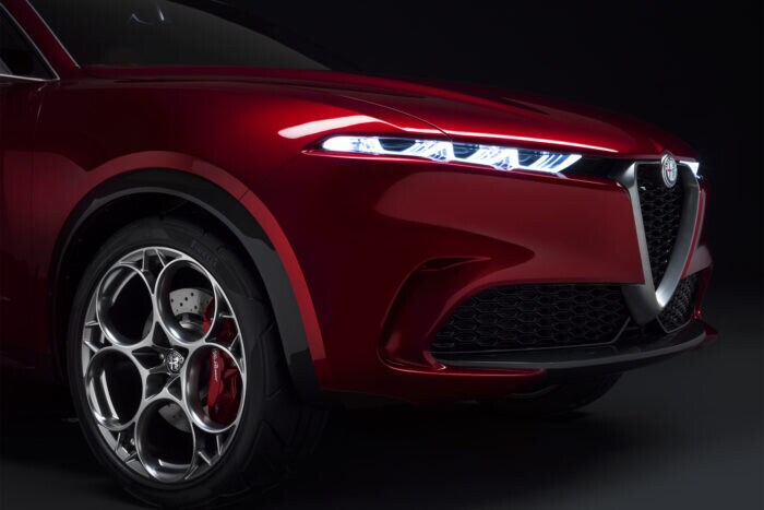 Alfa Romeo Tonale, nuovo teaser che anticipa esterni e interni