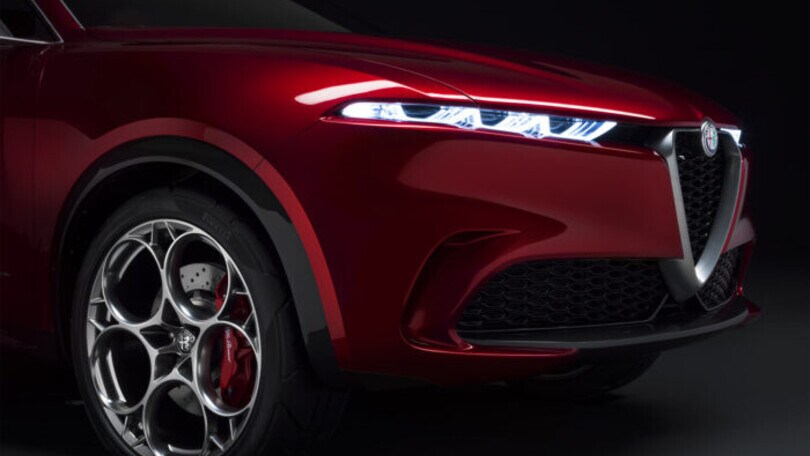 Alfa Romeo Tonale, nuovo teaser che anticipa esterni e interni