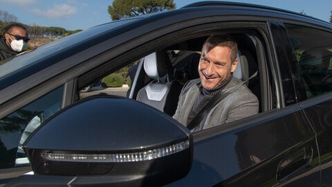 Francesco Totti e Volkswagen: il nuovo spot è uno spasso