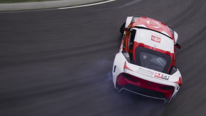 La prima auto a guida autonoma che fa un drift in pista è una Toyota Supra