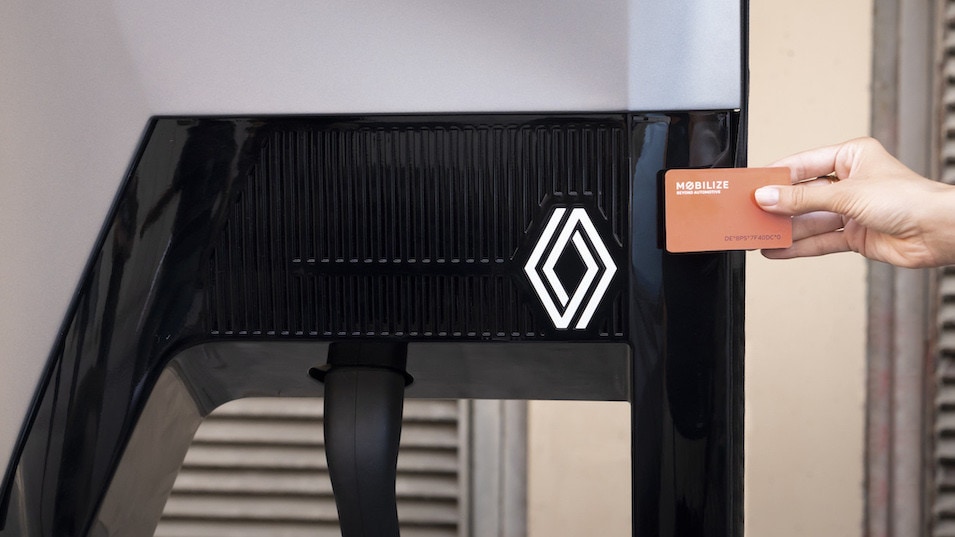 Mobilize, i servizi per l'elettrico accompagnano Renault Megane E-Tech