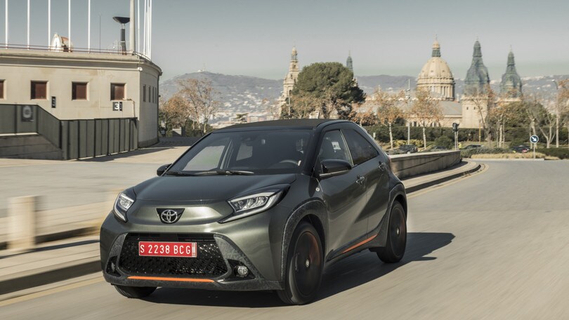 Nuova Toyota Aygo X, la baby crossover speziata