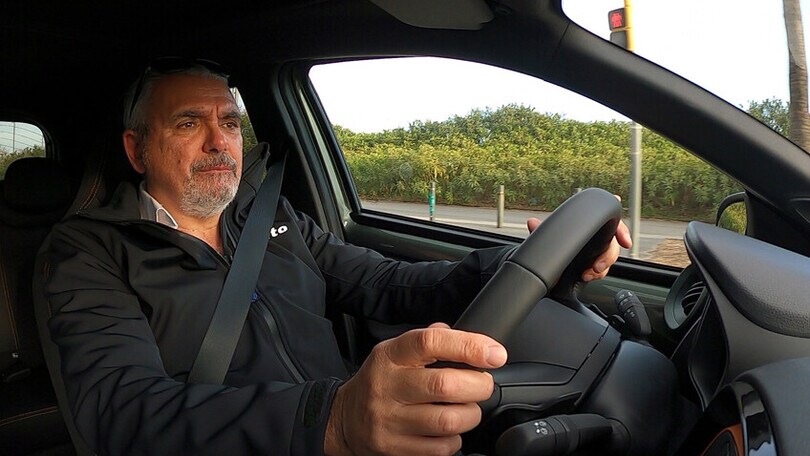 Nuova Toyota Aygo X, la prova su strada