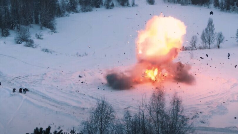 Il blogger russo che "si annoia" ci ricasca: stavolta fa esplodere una BMW