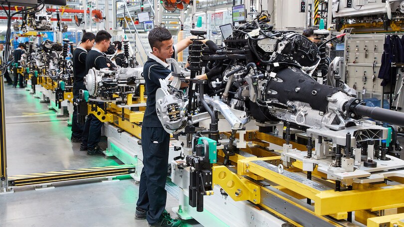 BMW sale al 75% nella joint venture con Brilliance e rinnova