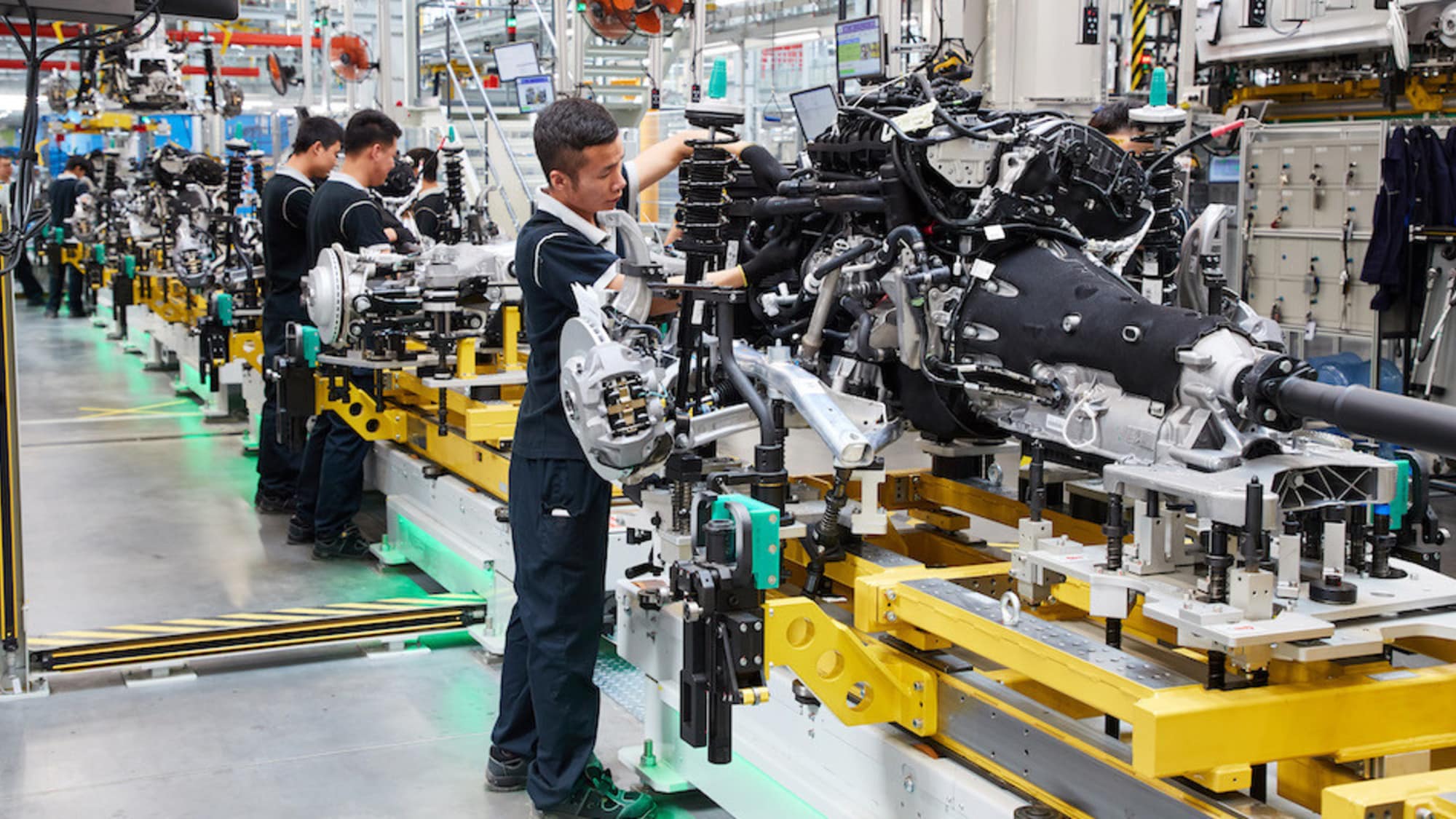 BMW sale al 75% nella joint venture con Brilliance e rinnova