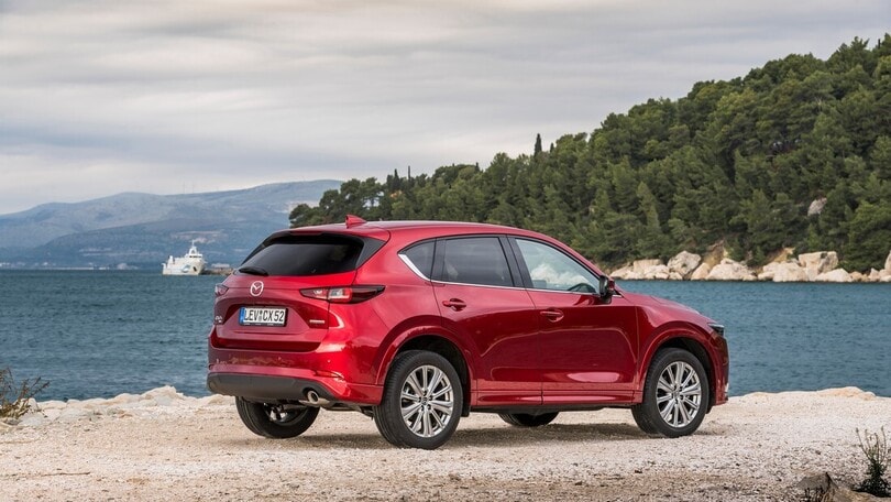 Prova Mazda CX-5 2022, le foto