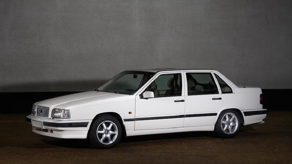 Volvo 850, all'asta l'ibrida del 1993 con turbina aeronautica