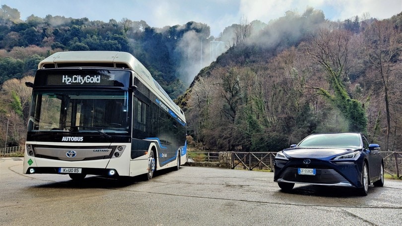 Toyota Mirai e CaetanoBus H2.City Gold a Terni