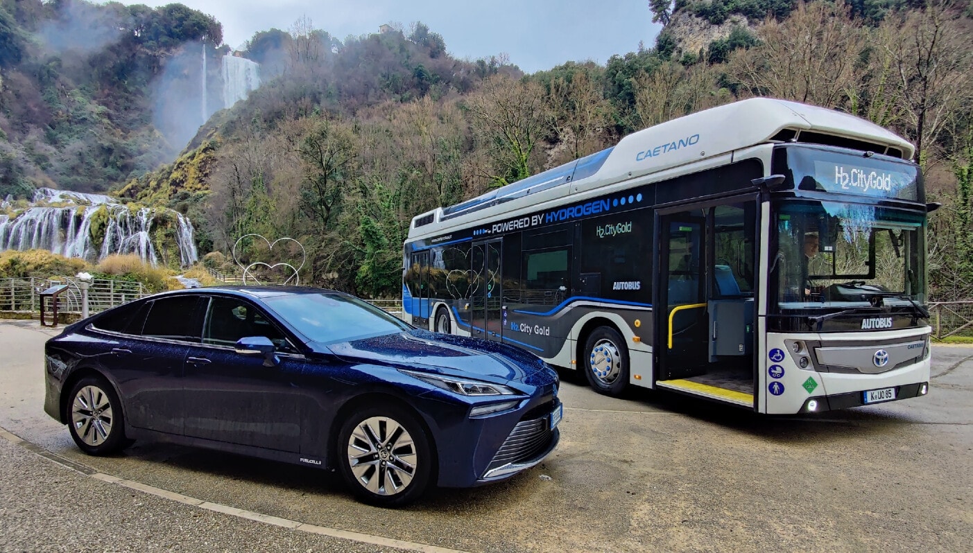 Toyota, la neutralità carbonica passa anche per gli autobus a idrogeno