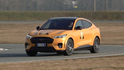 Car of The Year 2022, la prova della Ford Mustang Mach-E