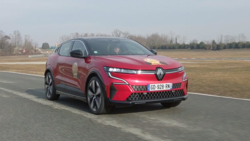 Car of The Year 2022, la prova della Renault Mégane E-Tech